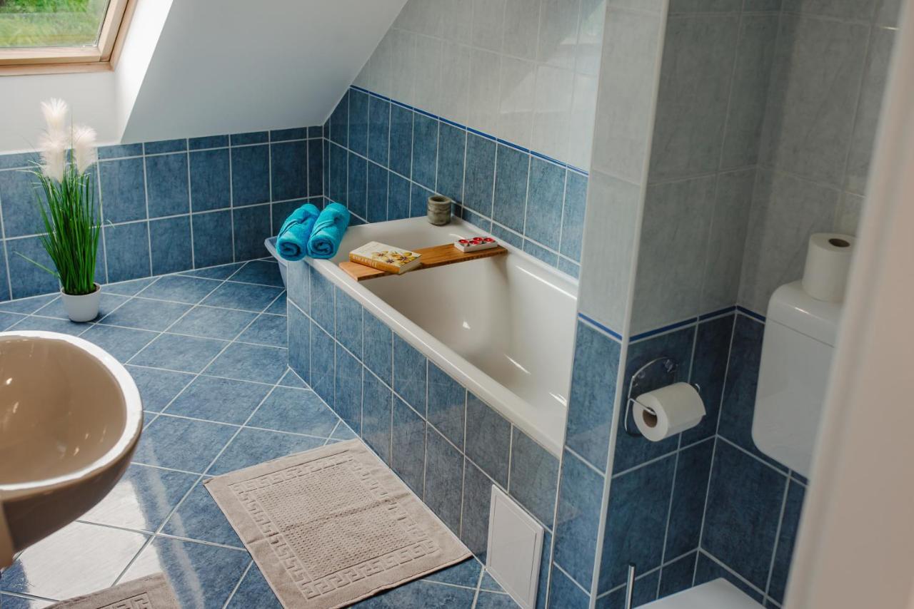 Kamilla Apartman Makó Exterior foto
